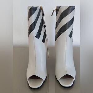 Anya Hindmarch Ankle Boots - Size 8 US - Leather Ankle Boots - Zebra Black
